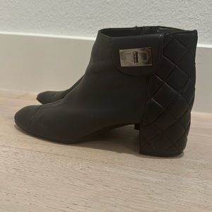 CHANEL Boots